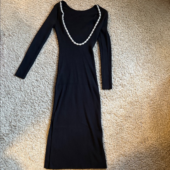 Chic Black Backless Long Sleeve Dress - Picture 3 of 4
